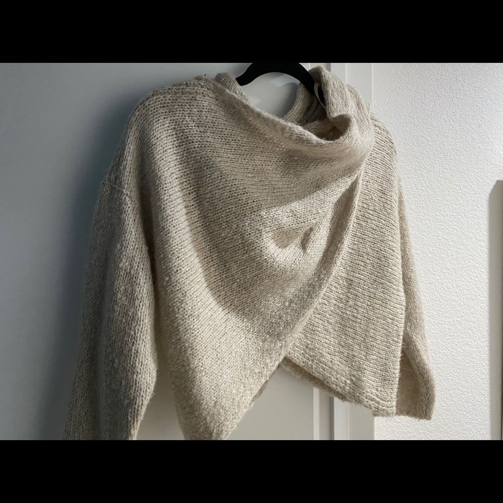 Cropped sweater top